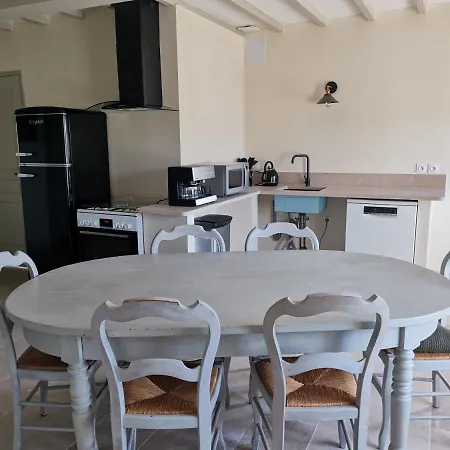 La Maison Du Colombier De Canchy (Calvados)